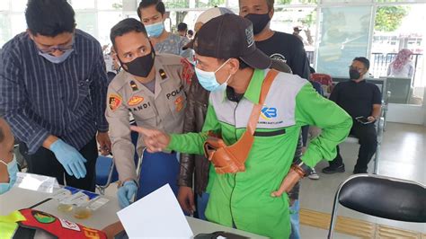 Belasan Sopir Bus Terminal Garut Tes Urine Jelang Mudik Lebaran 1