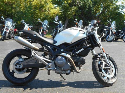 Buy 2009 Ducati Monster 696 Standard on 2040-motos