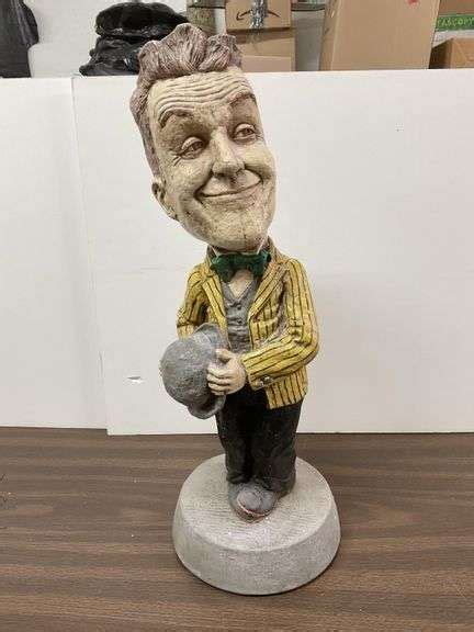 Stan Laurel Statue 22 Tall Legacy Auction Company