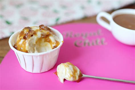 Glace Express Banane Yaourt Topping Caramel Et Amandes Royal Chill