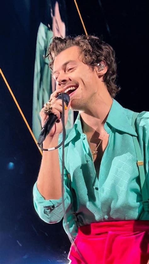 Harry On Stage In Uncasville Ct 1 ♥︎♡︎ Harry Styles Harry Styles