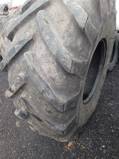 Opona Rolnicza R Michelin Kombajn Claas Bizon John Deere Namys W