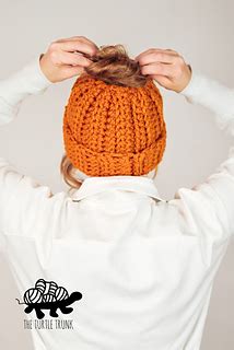 Ravelry Easy Breezy Super Chunky Bun Beanie Pattern By The Turtle Trunk