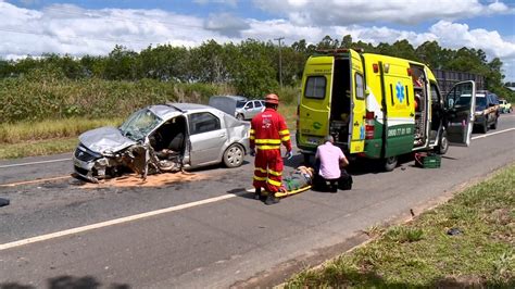 Acidente Deixa Tr S Feridos E Interdita Br No Norte Do Es