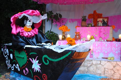 11 Elementos Que No Pueden Faltar En Una Ofrenda Mexicana