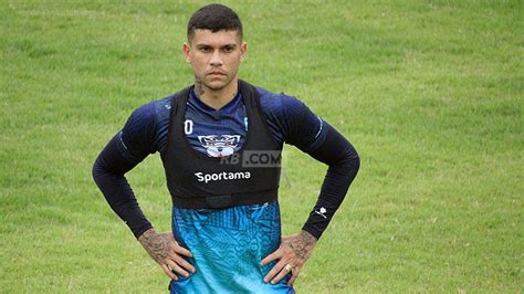 ciro alves merasa terganggu  penyebabnya