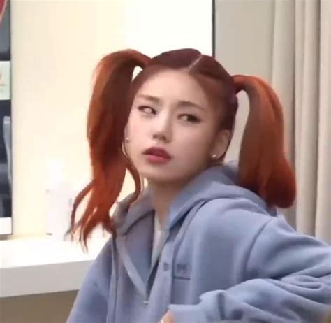 ITZY Hwang Yeji In 2024 Itzy Funny Faces Reaction Pictures