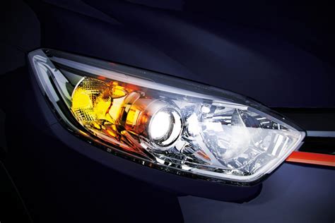 How and When to Use Your Parking Lights | Euro Car Parts