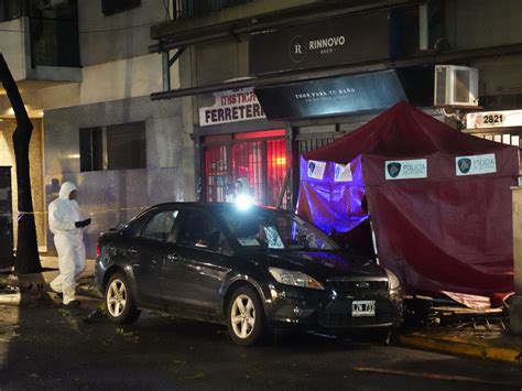 Una mujer murió en Recoleta al caerle encima la baranda de un balcón de