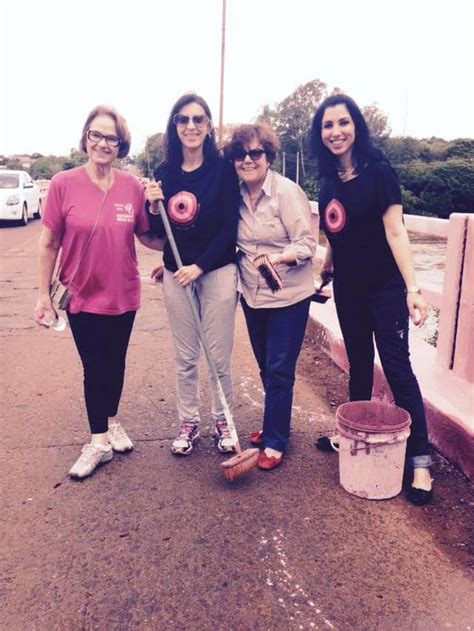 Ponte Sobre O Rio Ijuí Recebe Pintura Para Conscientizar Mulheres