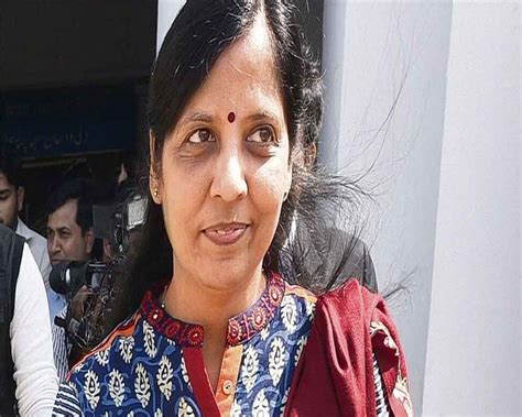 Delhi CM S Wife Sunita Given Permission For Meeting Him In Tihar Jail AAP