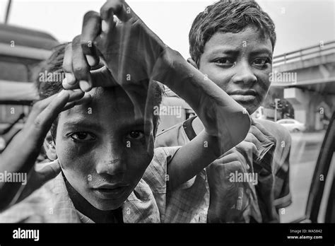 Hungry Street Kids Hi Res Stock Photography And Images Alamy