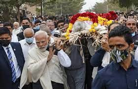 Modi’s Mother Heeraben cremated in Gandhinagar, PM Performs last rites ...