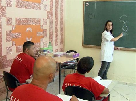 G1 Presos fazem prova do Enem no Presídio de Andradas MG notícias