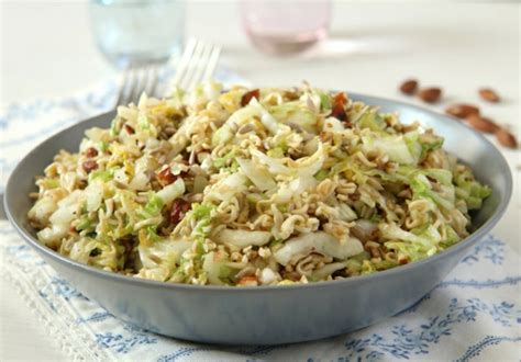 Yum Yum Salat 3 Rezepte für das leckere asiatische Salat mit Nudeln