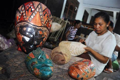 25 Sentra KERAJINAN Batik Kayu Krebet Pajangan Bantul