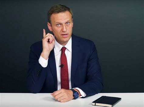 Навальный поздравил Муратова c присуждением ему Нобелевской премии мира ...