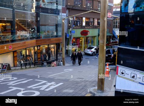 Shopping in the Itaewon District of Seoul, South Korea Stock Photo - Alamy