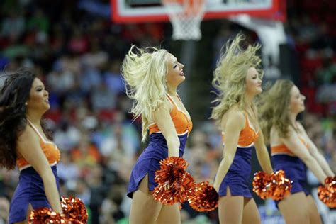 Cheerleader Checklist At University Of Washington Offends Many Who Think It Objectifies Women