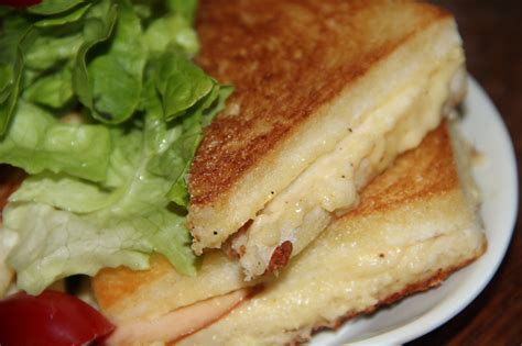 LE CROQUE MONSIEUR CROUSTILLANT A LA POELE Du jardin et du marché à