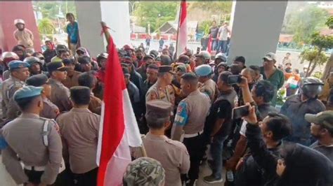 Polemik Penggantian Pj Bupati Ratusan Massa Kembali Demo Minta Pj