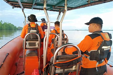 SAR Gabungan Temukan Nelayan Tenggelam Di Sungai Sambas Kalbar ANTARA