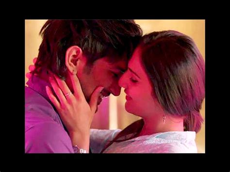 Sushant Singh Rajput Kissing Liplock Parineeti Chopra Shuddh Desi Romance Filmibeat