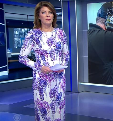 Norah O'Donnell CBS News (4/27/2023) : r/hot_reporters