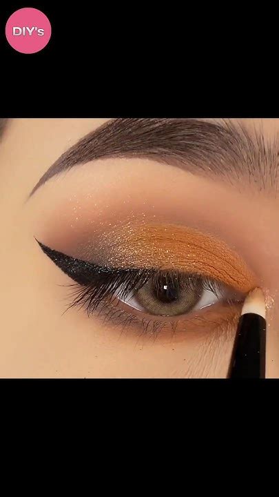 Classic Golden Glitter Eye Makeup Tutorial Makeuptutorial Makeup Youtubeshorts Eyemakeup