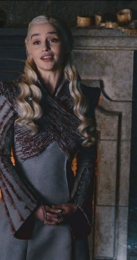 Pin By Des On The Iron Throne Daenerys Targaryen Dress Game Of