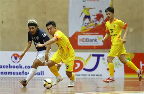 Gi I Futsal Hdbank V Qg N M Th I S N B C S I G N Titans Tp Hcm