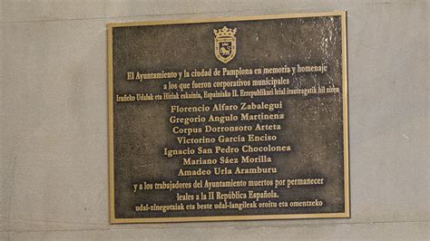 El Homenaje De Psn Y Ugt A Los Cargos Del Ayuntamiento De Pamplona