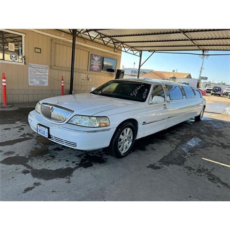 2004 Lincoln Town Car