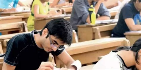 JEE Main 2024 Session 2 Check List Of Things Allowed Inside The Exam