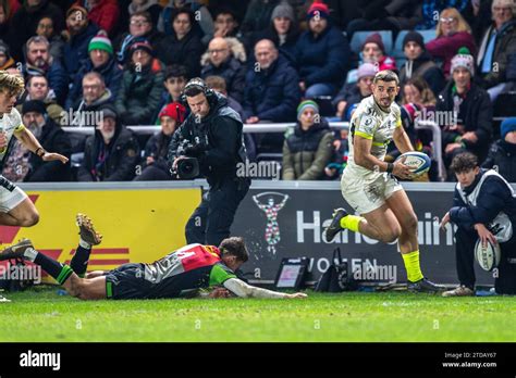 La Demi Mouche Du Stade Toulousain Thomas Ramos Chappe Au Combat De L