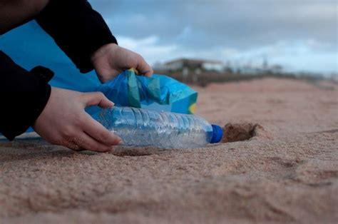 Bahaya Buang Sampah Di Laut Bisa Mengakibatkan Berkurangnya Oksigen