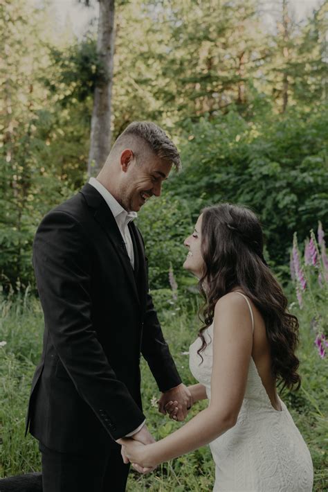 Belinda And Cody Proxy Falls Elopement Mecca R Photography