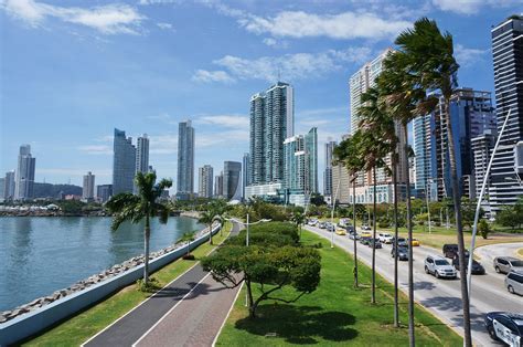 5 RAZONES PARA INVERTIR EN PANAMÁ