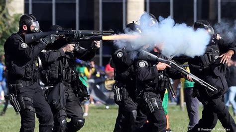 Onu Y Cidh Condenan Uso Excesivo De La Fuerza En Brasil Dw