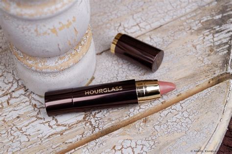 Hourglass Femme Nude Lip Stylo Lippenstift Ein Mildes Peachy Nude