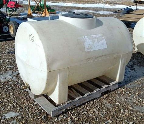 270 Gal Ufa Plastic Water Storage Tank W Lid Wild Rose Auction Services