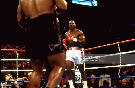 Bruce Seldon In Action Vs Mike Tyson At Mgm Grand Garden Arena News