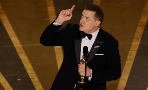 Brendan Fraser se emociona en su discurso al ganar el Óscar