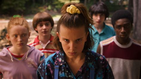 Stranger Things Terza Stagione Lo Scrunchie Di Undici Vogue Italia