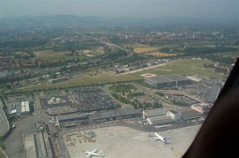 Aeropuerto De Bolonia Guillermo Marconi Megaconstrucciones Extreme