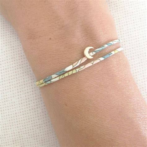 Bracelet lien en liberty cousu fin et petite lune en plaqué or