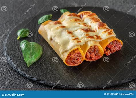 Bolognese Cannelloni With Mozzarella Stock Photo Image Of Canelloni