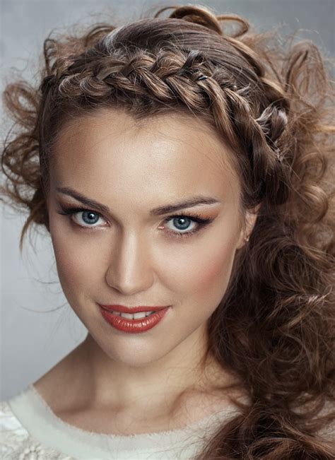 Gorgeous Braided Hairstyles Perfect For Greasy Bangs