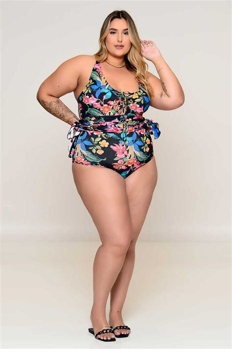 Maiô Plus Size Com Bojo E Saída Embutida Azul Marinho Vk Moda Plus Size