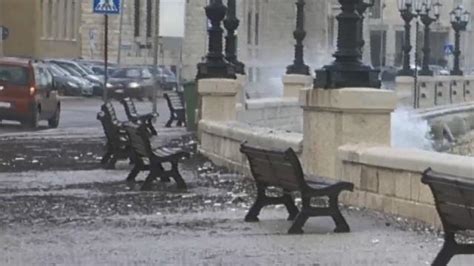 Maltempo In Puglia Pioggia Battente E Mareggiata Su Bari VIDEO